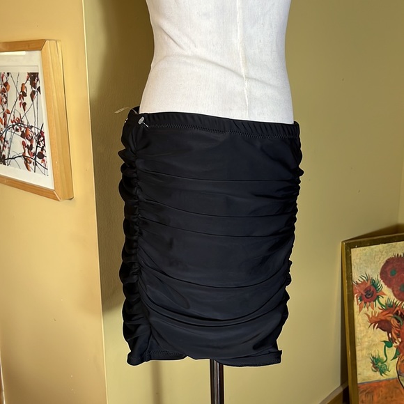 RAISINS CURVE Size 16W PinUp Girl Ruched Swim Skirt Stretch Sexy Slim $119 NEW - Picture 7 of 16